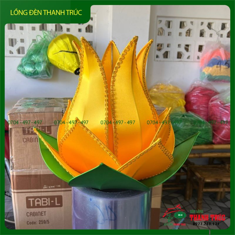Alternative view of Lồng Đèn Hoa Sen Để Bàn, Trụ Cho Bàn Phật