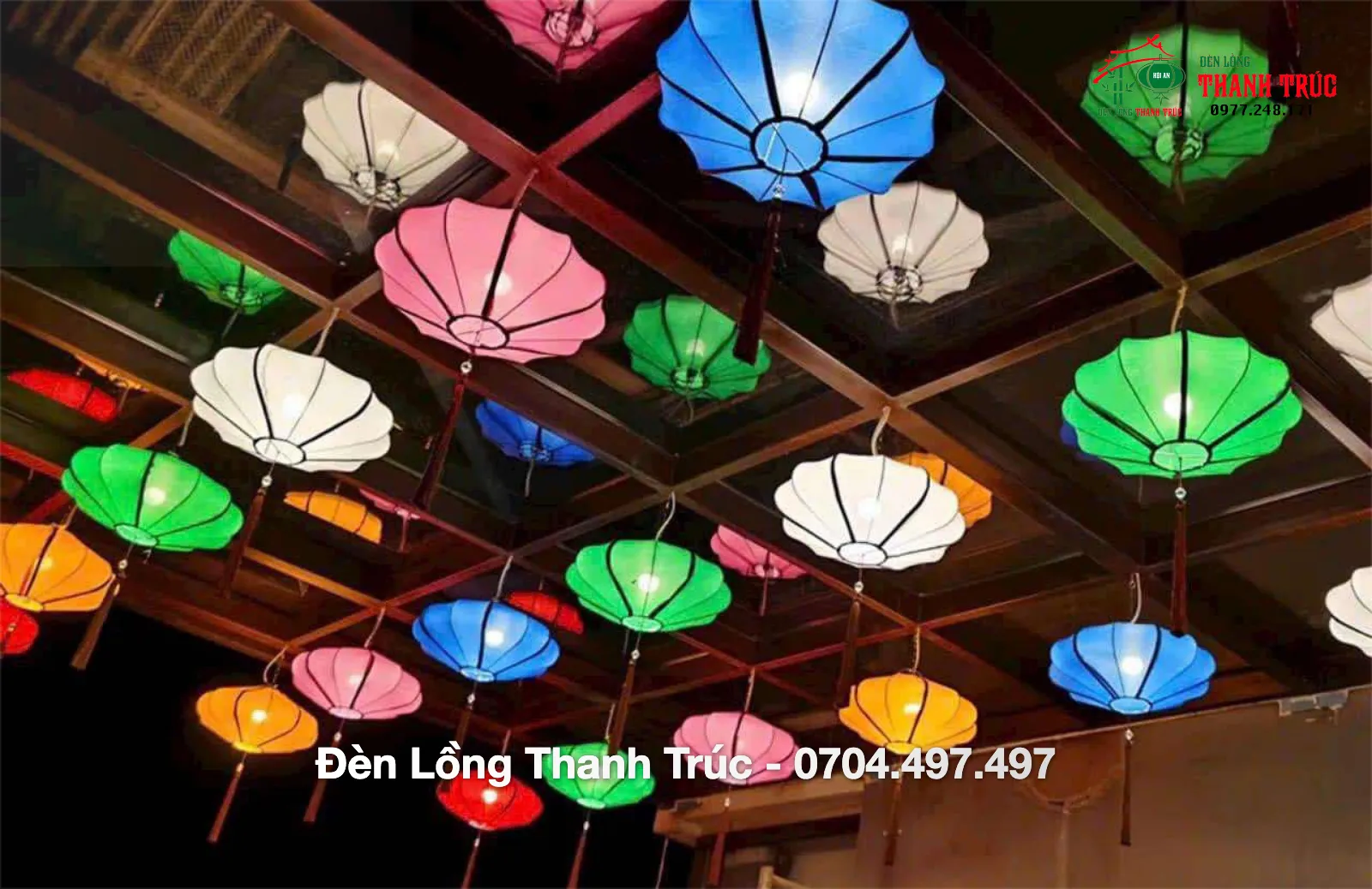 Mẫu lồng đèn tơ tằm Hội An hình quả trám cao cấp phù hợp trang trí tại Gia Lai